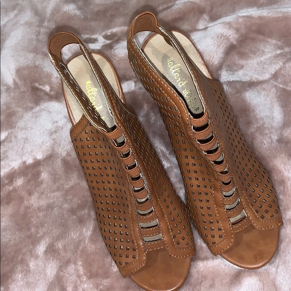 Altard State Cognac Wedges-NEVER BEEN WORN-size 8 - Picture 1 of 3